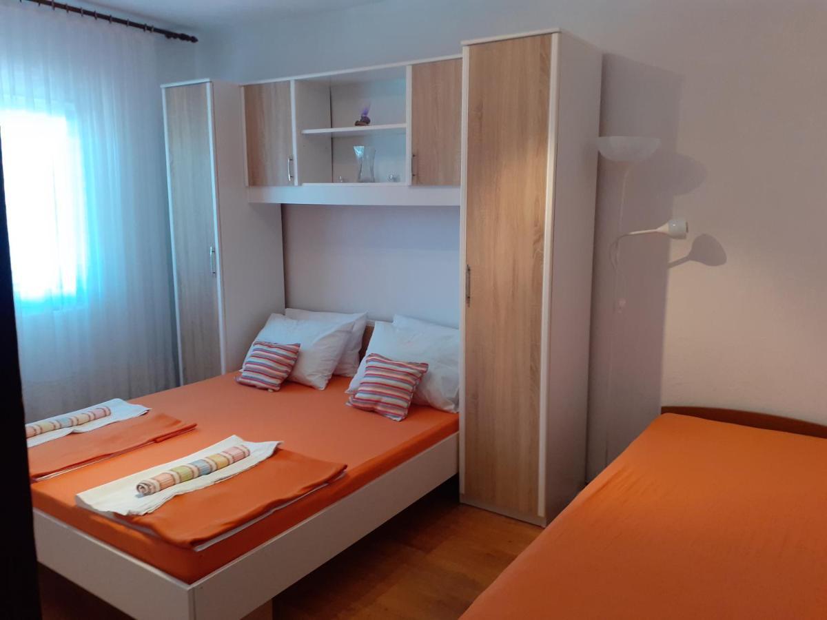 Luminaria Solis Vacation Home Rogoznica  Eksteriør billede