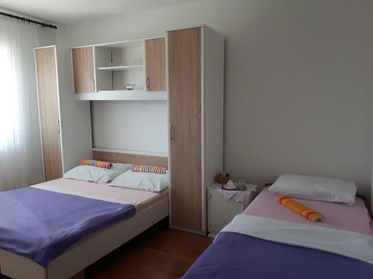 Luminaria Solis Vacation Home Rogoznica  Eksteriør billede