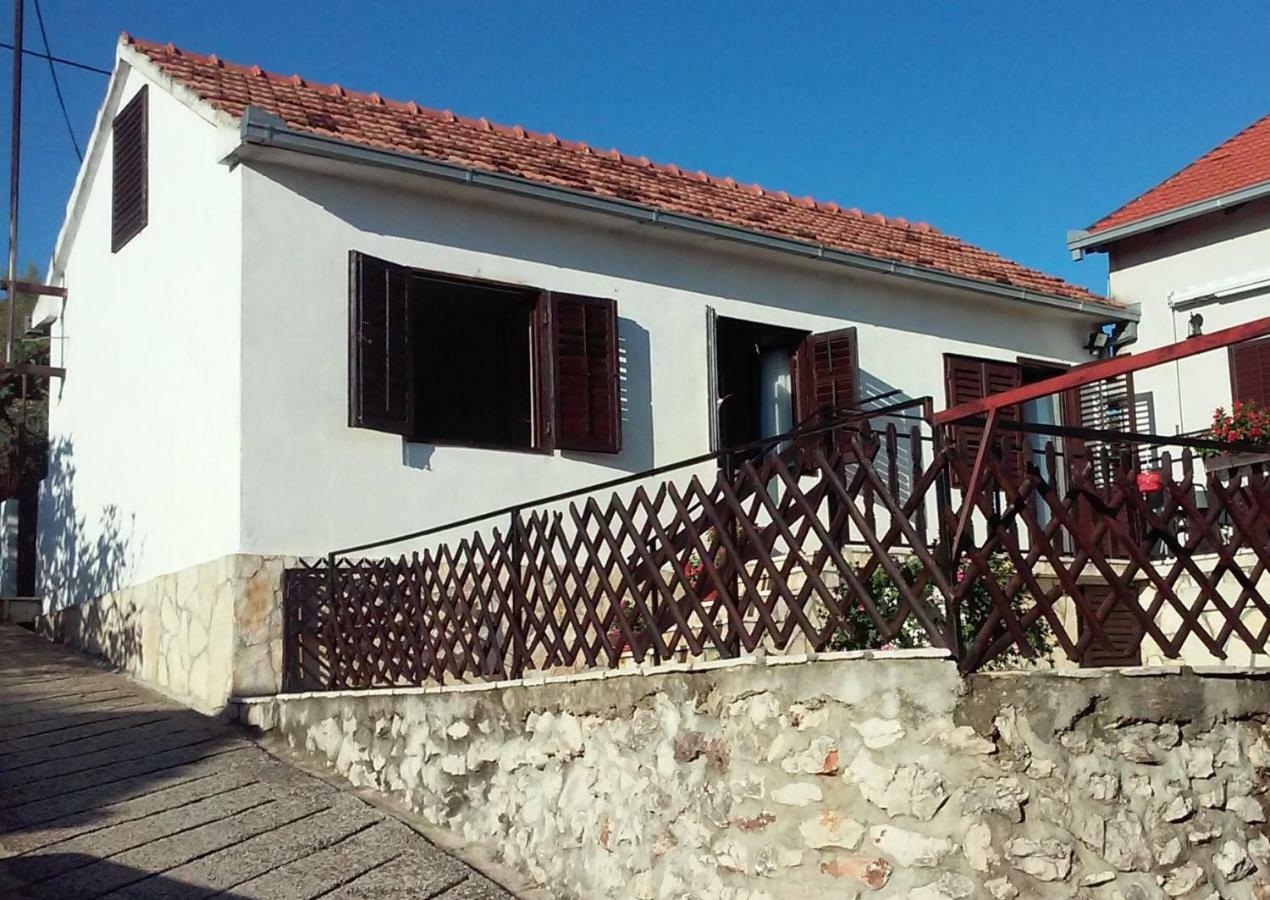Luminaria Solis Vacation Home Rogoznica  Eksteriør billede