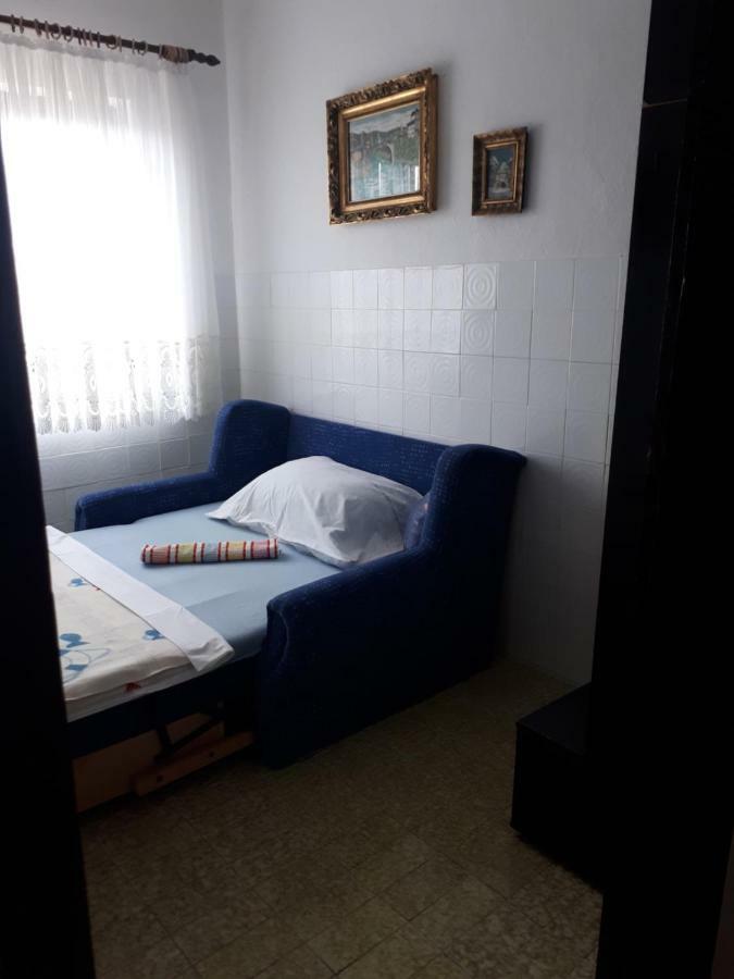 Luminaria Solis Vacation Home Rogoznica  Eksteriør billede